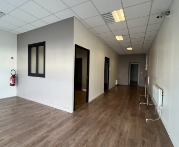 Location Boutique 5 pièces Margny-lès-Compiègne (60280) - PROCHE GARE