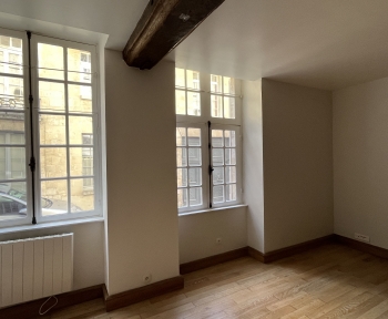 Location Appartement 2 pièces Senlis (60300) - CENTRE VILLE