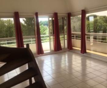 Location Appartement avec balcon 3 pièces Bourges (18000) - GARE