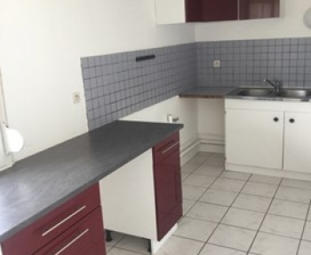 Location Appartement avec balcon 3 pièces Bourges (18000) - GARE