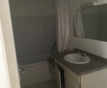 Location Appartement avec balcon 3 pièces Bourges (18000) - GARE