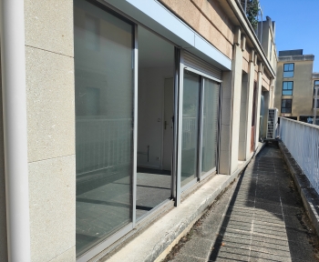 Location Local professionnel 4 pièces Cavaillon (84300) - avenue Gabriel PERI