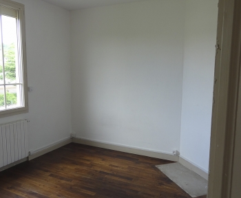 Location Appartement  pièce Sens (89100)