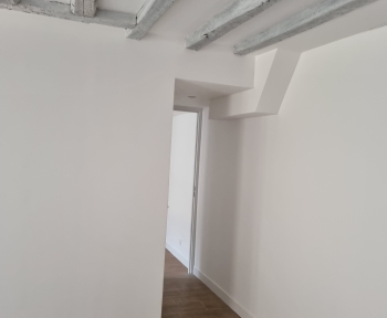 Location Appartement rénové 2 pièces Pussay (91740) - centre ville