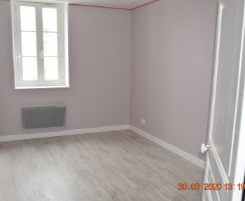 Location Appartement rénové 4 pièces Saint-Pourçain-sur-Sioule (03500) - fbg national