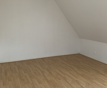 Location Appartement  pièce Reims (51100) - 44 rue des Elus (4ème étage)