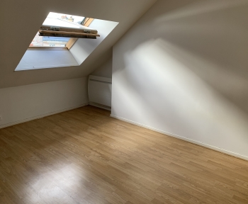 Location Appartement  pièce Reims (51100) - 44 rue des Elus (4ème étage)