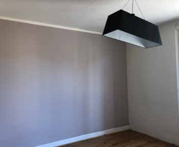 Location Appartement  pièce Sens (89100)