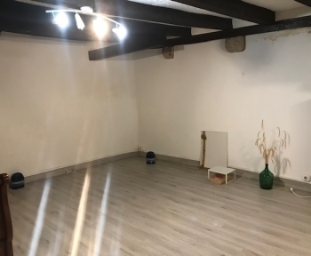 Location Studio 1 pièce Contres (41700) - centre bourg