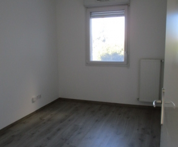 Location Appartement 3 pièces Reims (51100) - 32 RUE Géruzez (2ème étage avec ascenseur)