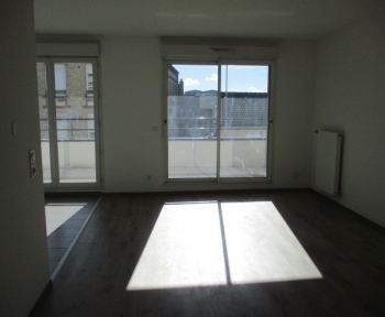 Location Appartement 3 pièces Reims (51100) - 32 RUE Géruzez (2ème étage avec ascenseur)