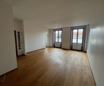 Location Appartement 3 pièces Montbrison (42600) - centre-ville 