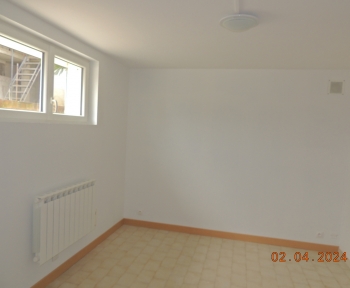 Location Appartement rénové 4 pièces Vic-Fezensac (32190)