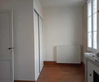 Location Appartement 3 pièces Bazas (33430) - Centre ville, près de tous commerces