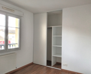 Location Appartement 3 pièces Gironde-sur-Dropt (33190) - Dans une résidence calme et aérée