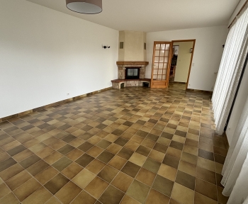 Location Maison 4 pièces Beaumont-sur-Sarthe (72170) - BEAUMONT