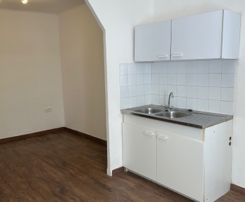 Location Appartement 1 pièce Trets (13530) - AU CALME