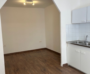 Location Appartement 1 pièce Trets (13530) - AU CALME