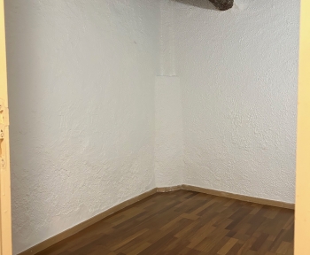 Location Appartement 1 pièce Trets (13530) - AU CALME