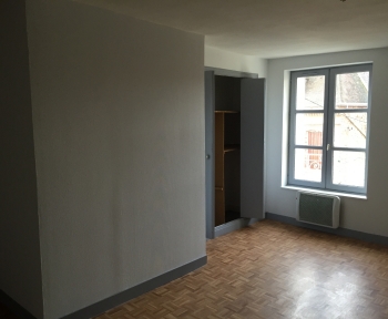 Location Appartement rénové 4 pièces L'Aigle (61300) - proche centre ville