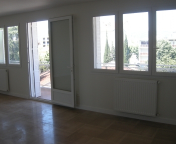 Location Appartement 3 pièces Valence (26000) - CHATEAUVERT