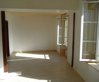 Location Appartement 3 pièces Contres (41700) - centre bourg