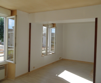 Location Appartement 3 pièces Contres (41700) - centre bourg