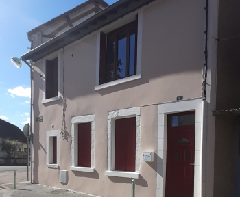 Location Maison de ville 3 pièces Cosne-Cours-sur-Loire (58200) - Proche centre-ville