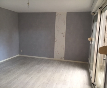 Location Appartement 2 pièces Cosne-Cours-sur-Loire (58200) - centre-ville