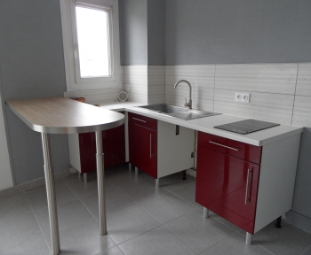 Location Studio Contres (41700) - Centre bourg