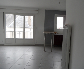 Location Studio Contres (41700) - Centre bourg