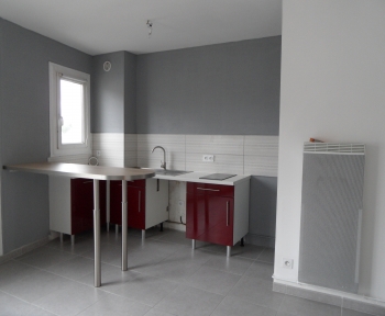 Location Studio Contres (41700) - Centre bourg