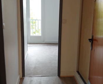 Location Appartement 1 pièce Châlons-en-Champagne (51000) - 104 fb St Antoine