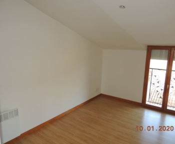 Location Appartement 3 pièces Nogaro (32110) - Centre Ville, facilité parking