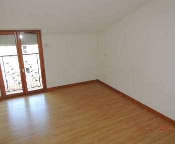 Location Appartement 3 pièces Nogaro (32110) - Centre Ville, facilité parking