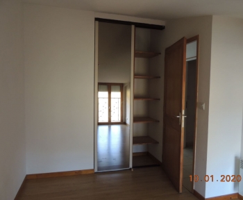 Location Appartement 3 pièces Nogaro (32110) - Centre Ville, facilité parking