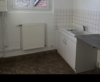 Location Appartement rénové 5 pièces  () - CENTRE VILLE TILLIERES SUR AVRE