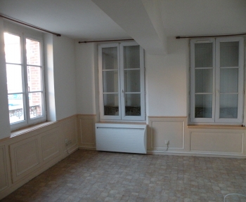 Location Appartement 2 pièces  () - centre ville VERNEUIL 