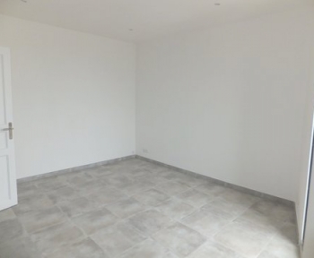 Location Appartement rénové 2 pièces Béziers (34500) - place Jean Jaurès