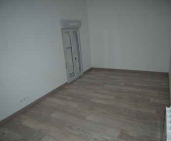 Location Appartement rénové 3 pièces Cérans-Foulletourte (72330)