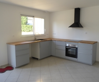 Location Maison avec jardin 4 pièces Puy-Guillaume (63290) - PROCHE CENTRE VILLE