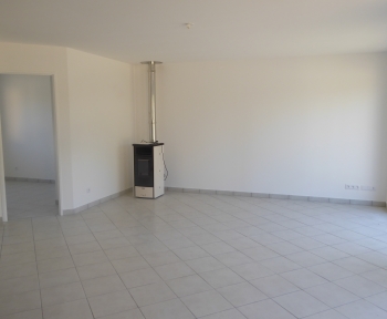 Location Maison avec jardin 4 pièces Puy-Guillaume (63290) - PROCHE CENTRE VILLE