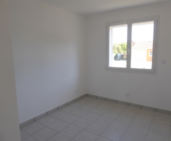 Location Maison avec jardin 4 pièces Puy-Guillaume (63290) - PROCHE CENTRE VILLE