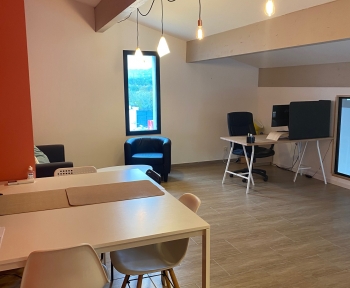 Location Local professionnel 4 pièces Aubagne (13400) - BEL EMPLACEMENT