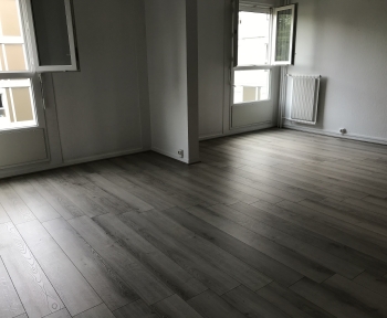 Location Appartement 1 pièce Stains (93240) - proche RER D PIERREFITTE/STAINS