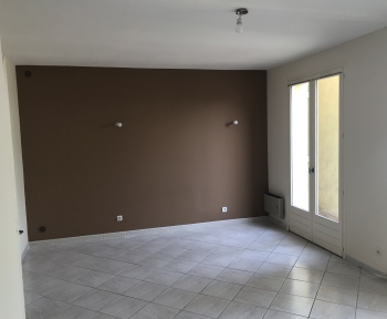 Location Maison 4 pièces Châteauneuf-de-Gadagne (84470) - La Bourgade