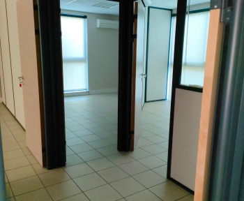 Location Bureau 5 pièces Avignon (84000) - Agroparc