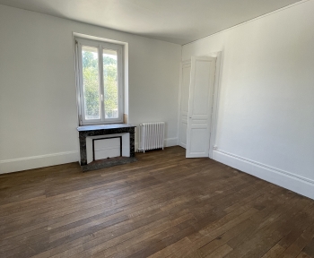 Location Maison 4 pièces Cosne-Cours-sur-Loire (58200)